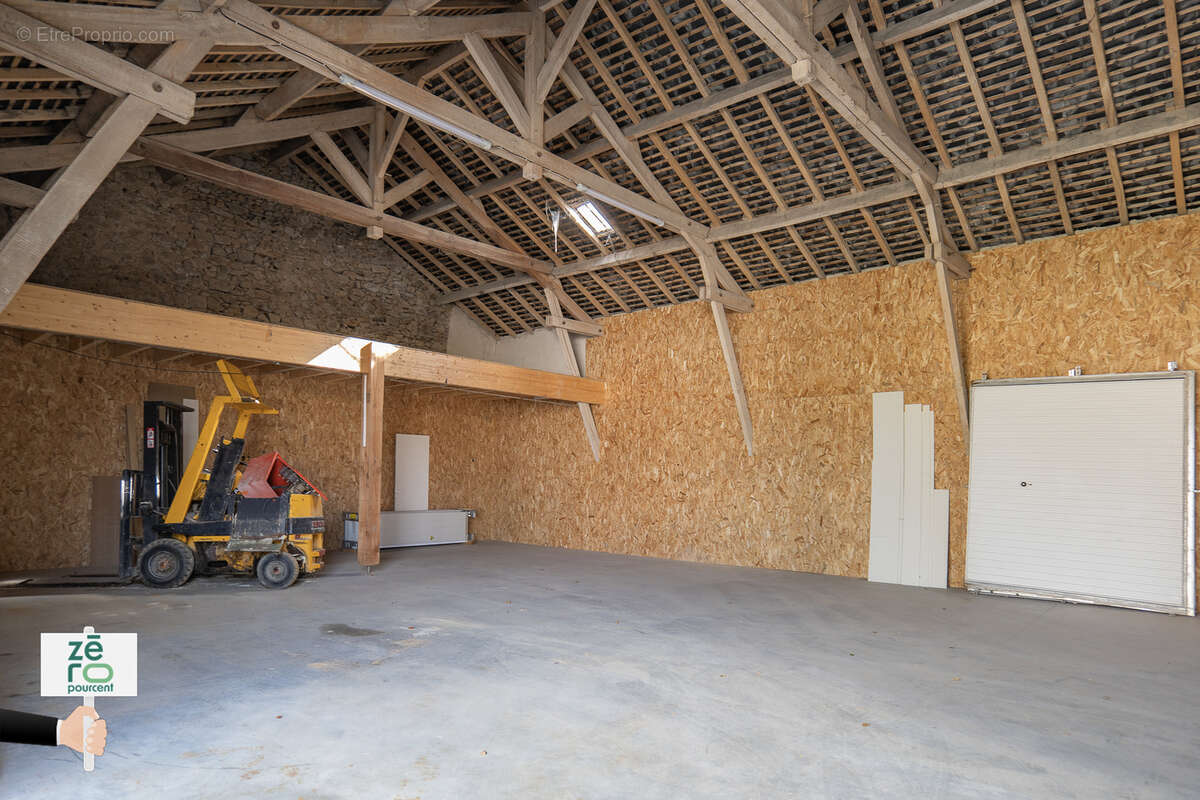 Commerce à SAINT-MESMIN