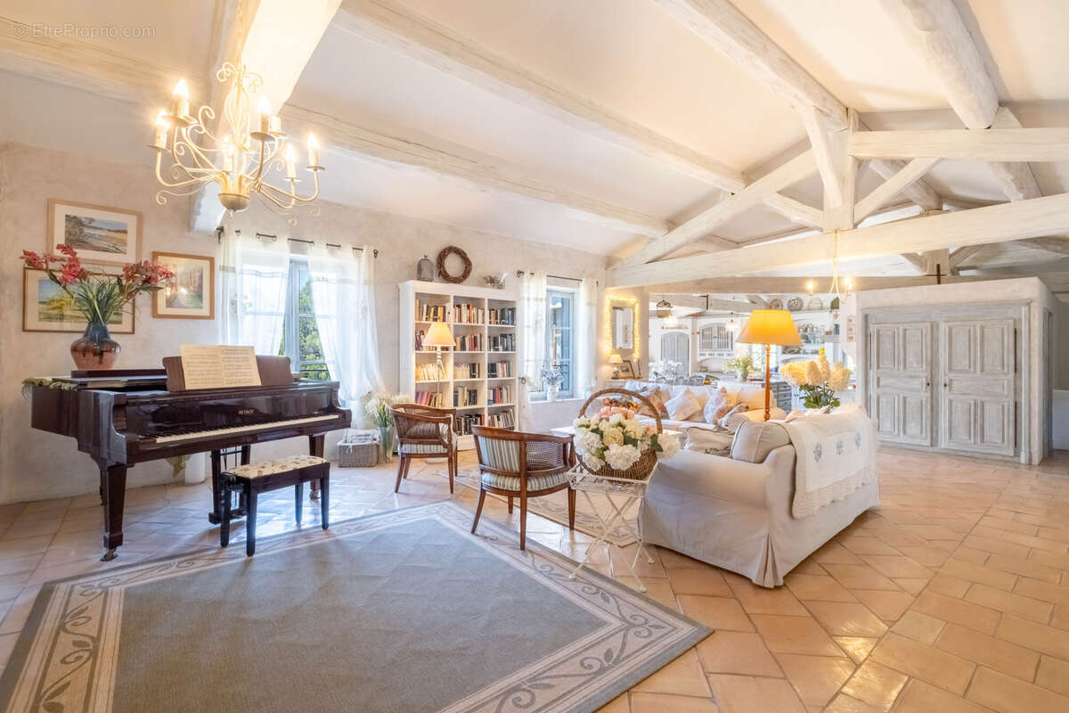 Maison à SAUMANE-DE-VAUCLUSE