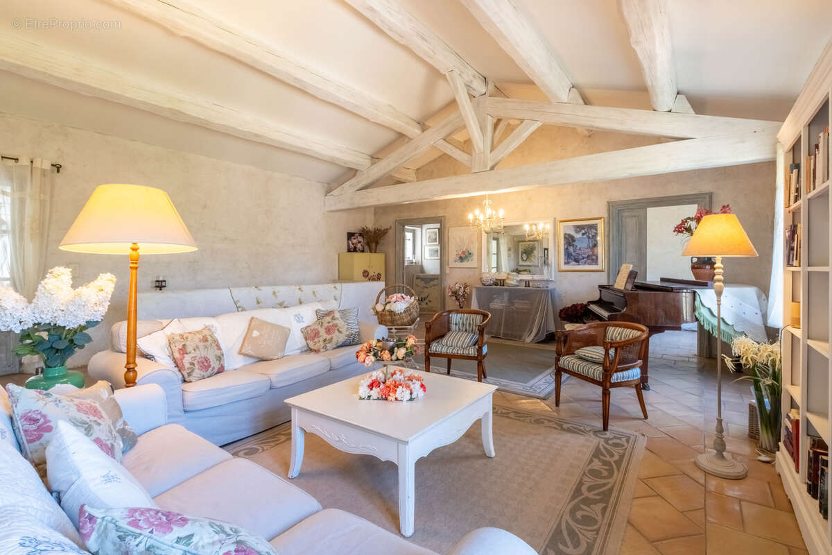 Maison à SAUMANE-DE-VAUCLUSE