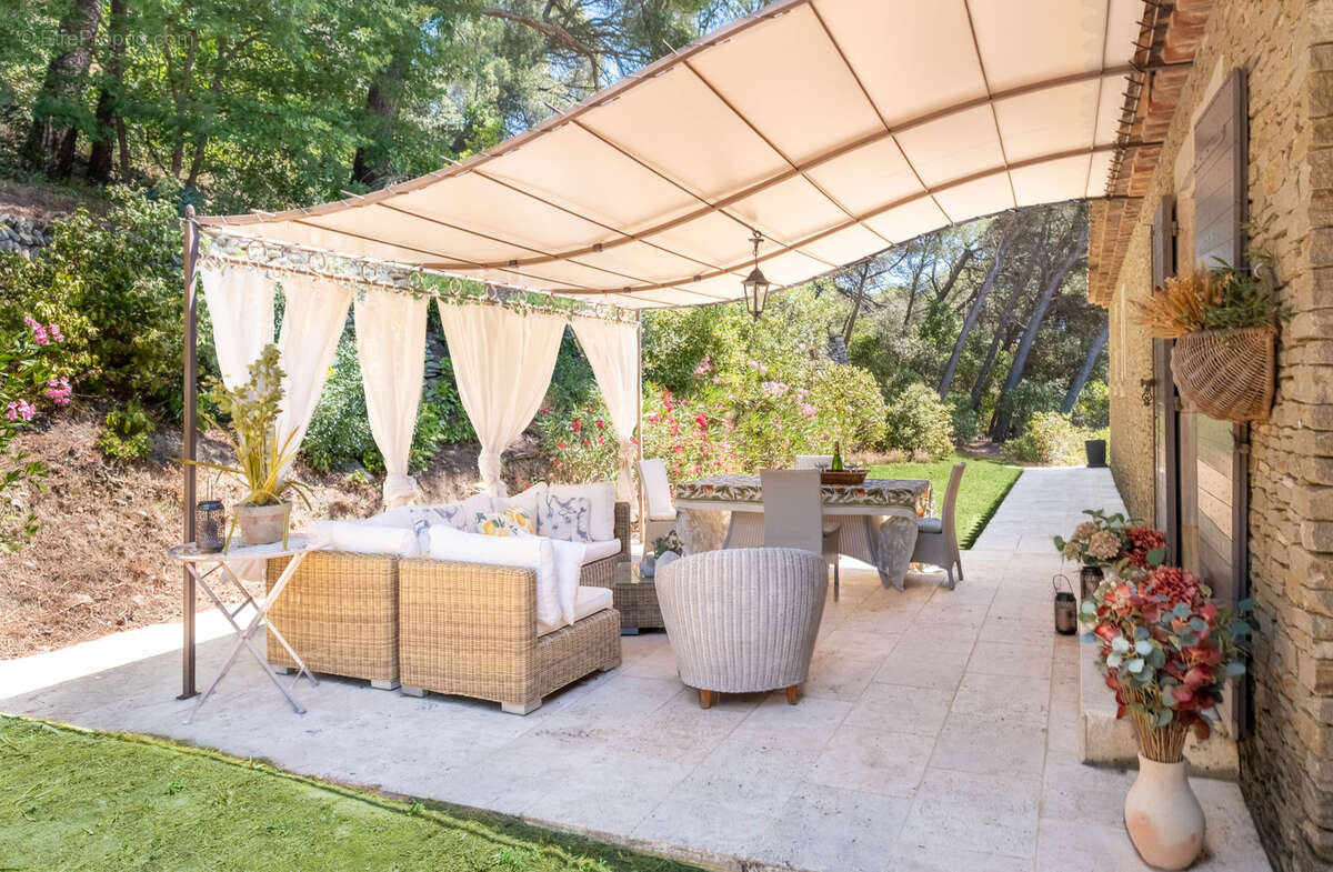 Maison à SAUMANE-DE-VAUCLUSE