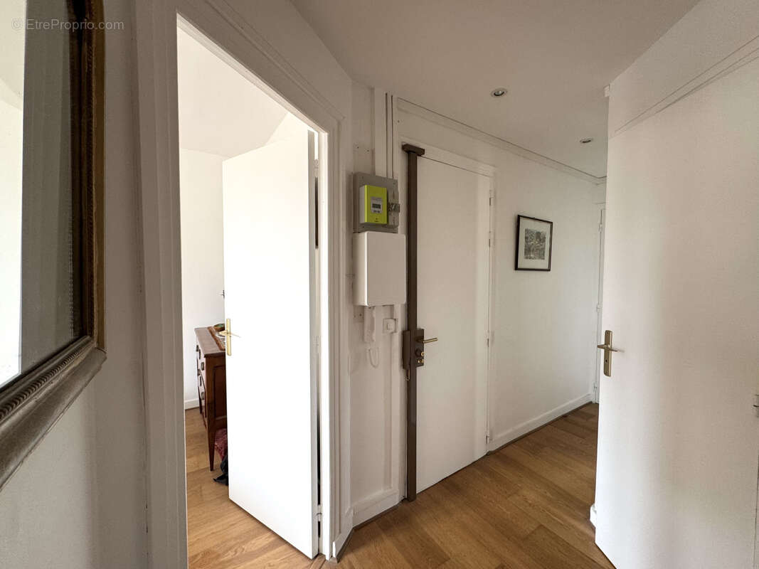 Appartement à COURBEVOIE