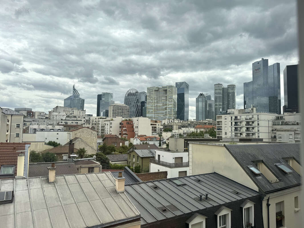 Appartement à COURBEVOIE