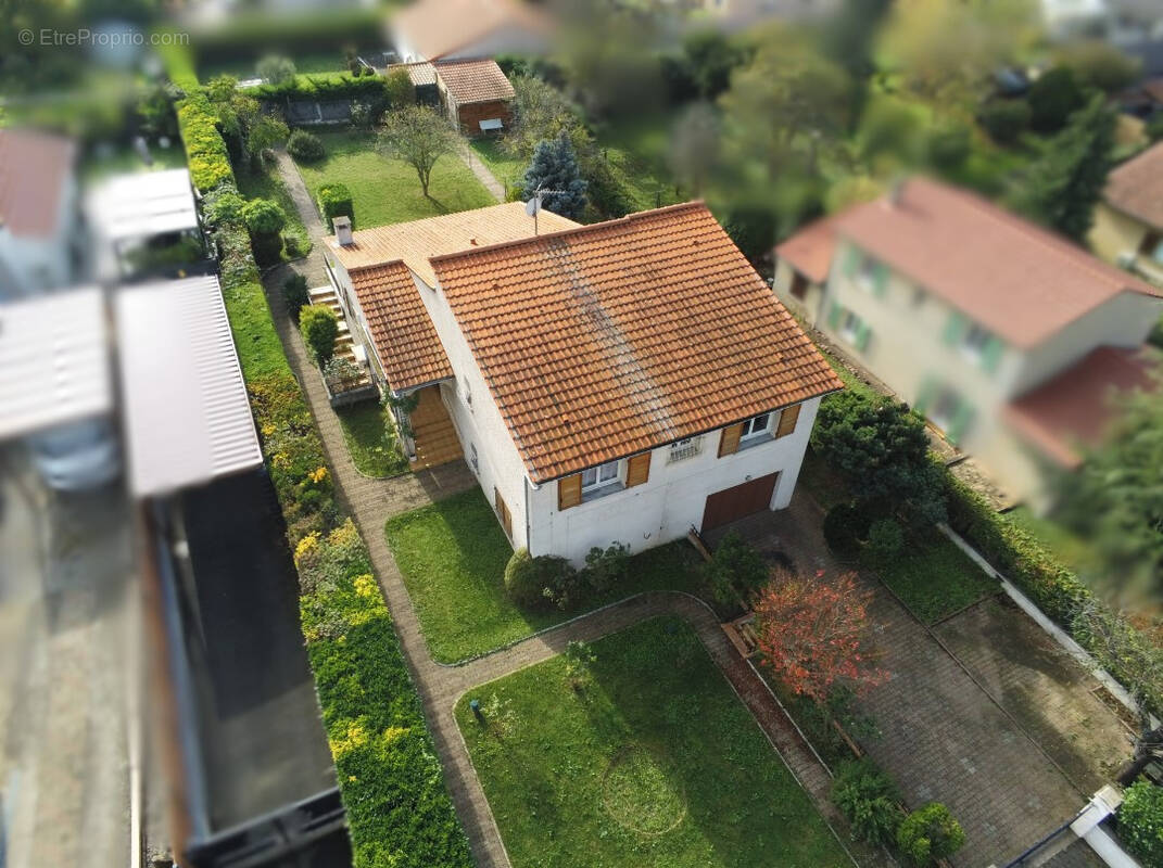 Maison à MIREFLEURS