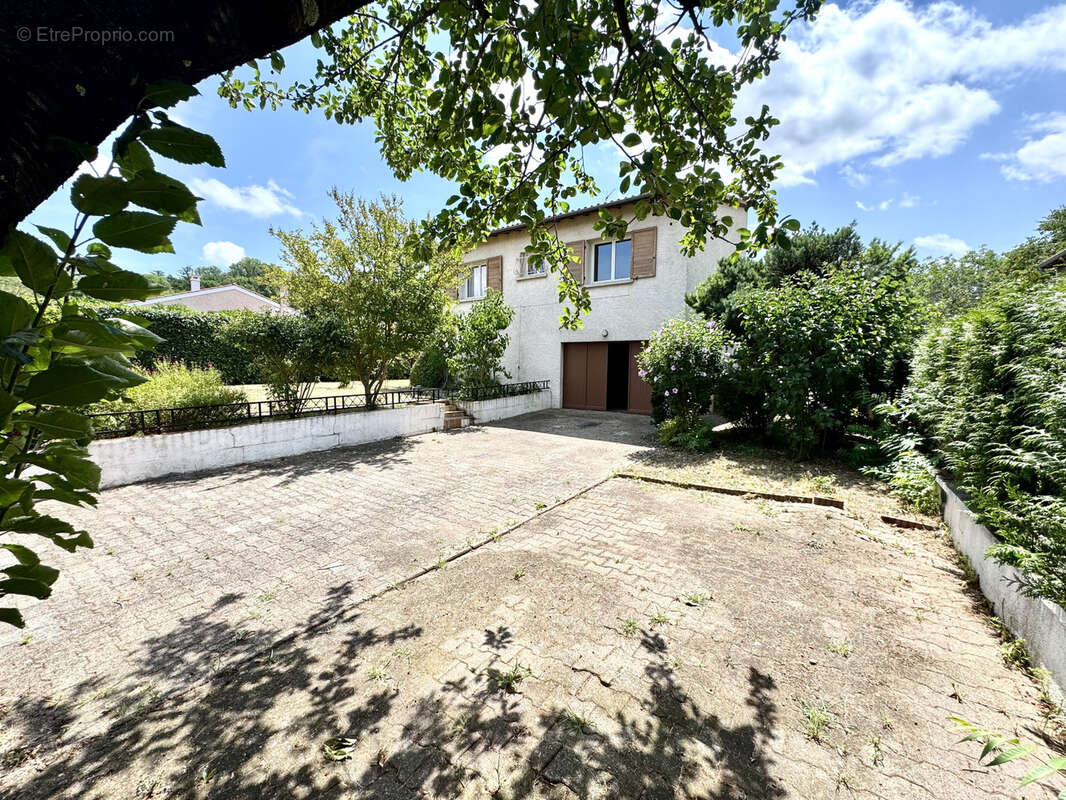 Maison à MIREFLEURS
