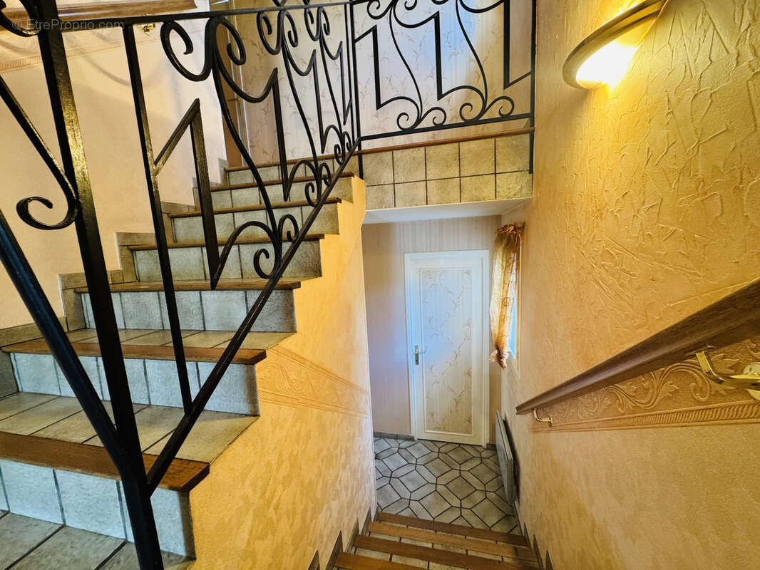 Maison à MIREFLEURS