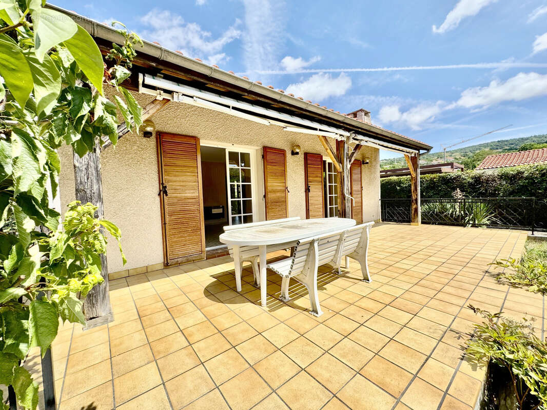 Maison à MIREFLEURS