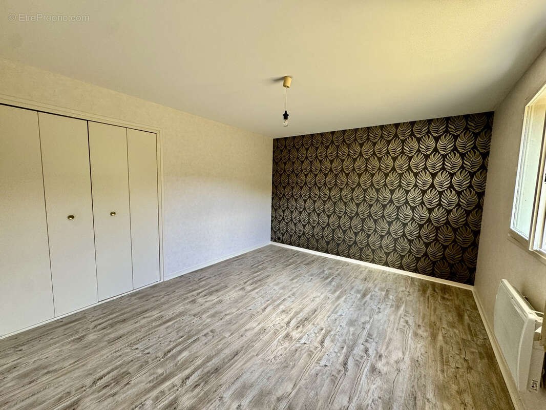 Maison à MIREFLEURS