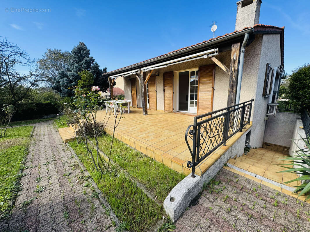 Maison à MIREFLEURS