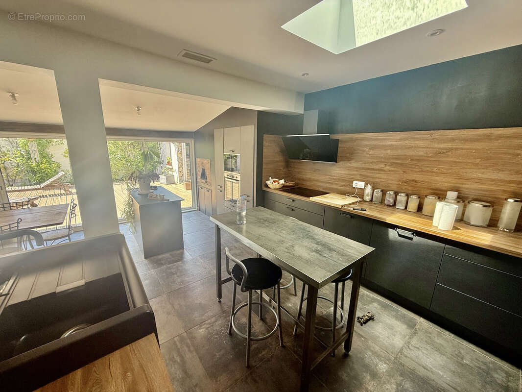 Maison à SAINT-MATHIEU-DE-TREVIERS