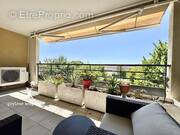 Appartement à UCHAUD