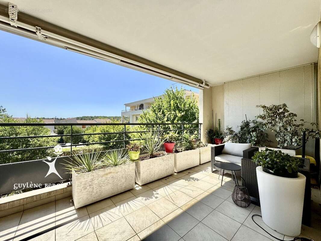 Appartement à UCHAUD