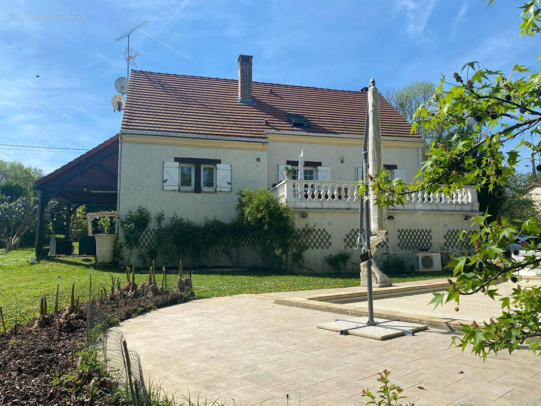 Maison à MAGNY-LE-HONGRE