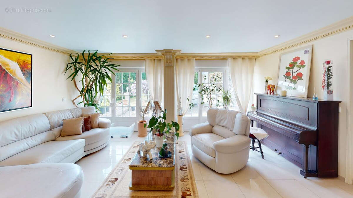 Maison à SAINT-GERMAIN-SUR-MORIN