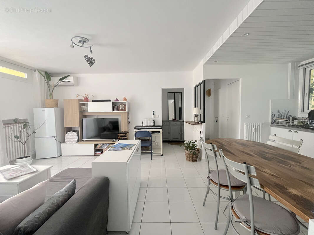 Appartement à SIX-FOURS-LES-PLAGES