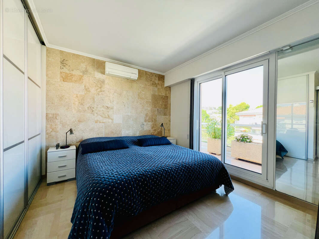 Appartement à SAINT-LAURENT-DU-VAR