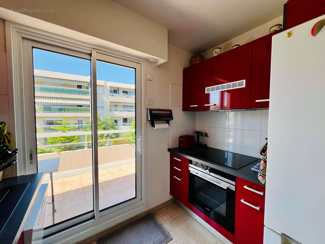 Appartement à SAINT-LAURENT-DU-VAR