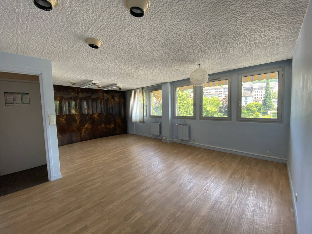 Commerce à AURILLAC