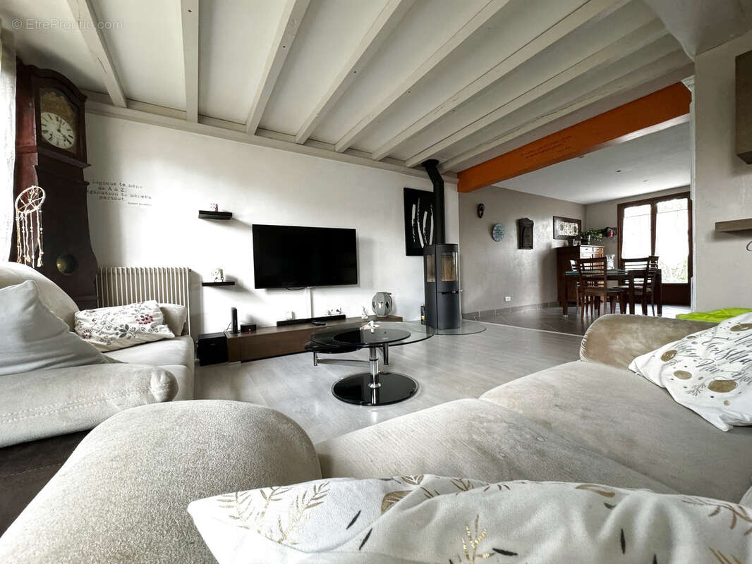 Maison à MORTEFONTAINE