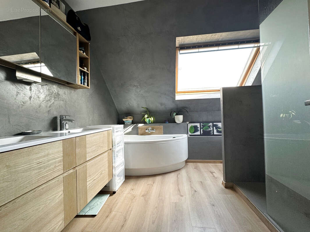 Maison à MORTEFONTAINE