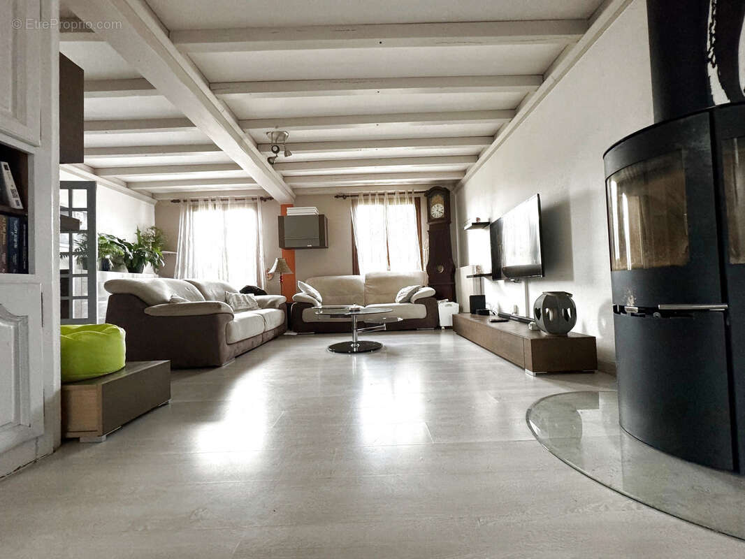 Maison à MORTEFONTAINE