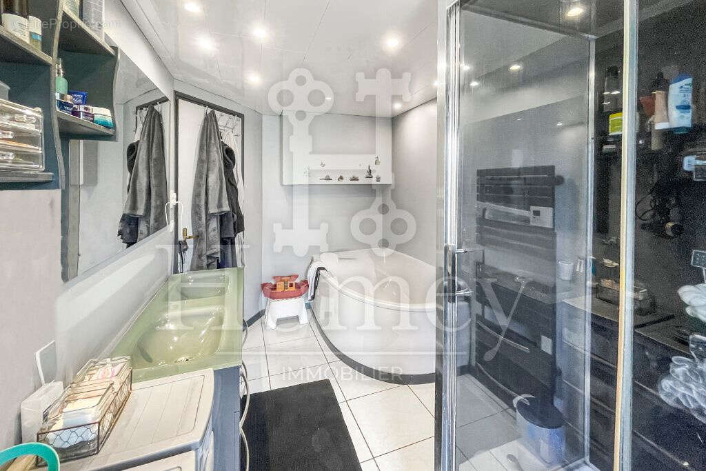 Maison à CONTAMINE-SUR-ARVE