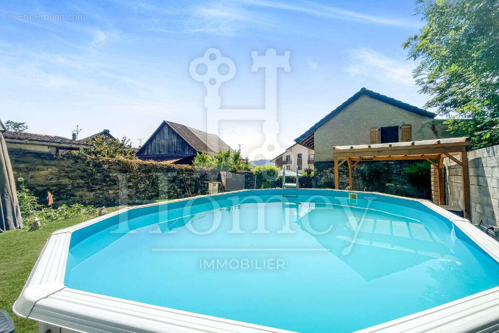 Maison à CONTAMINE-SUR-ARVE