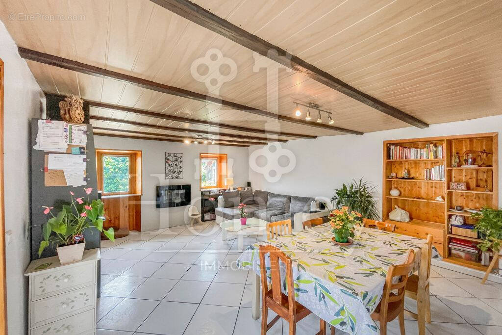 Maison à CONTAMINE-SUR-ARVE