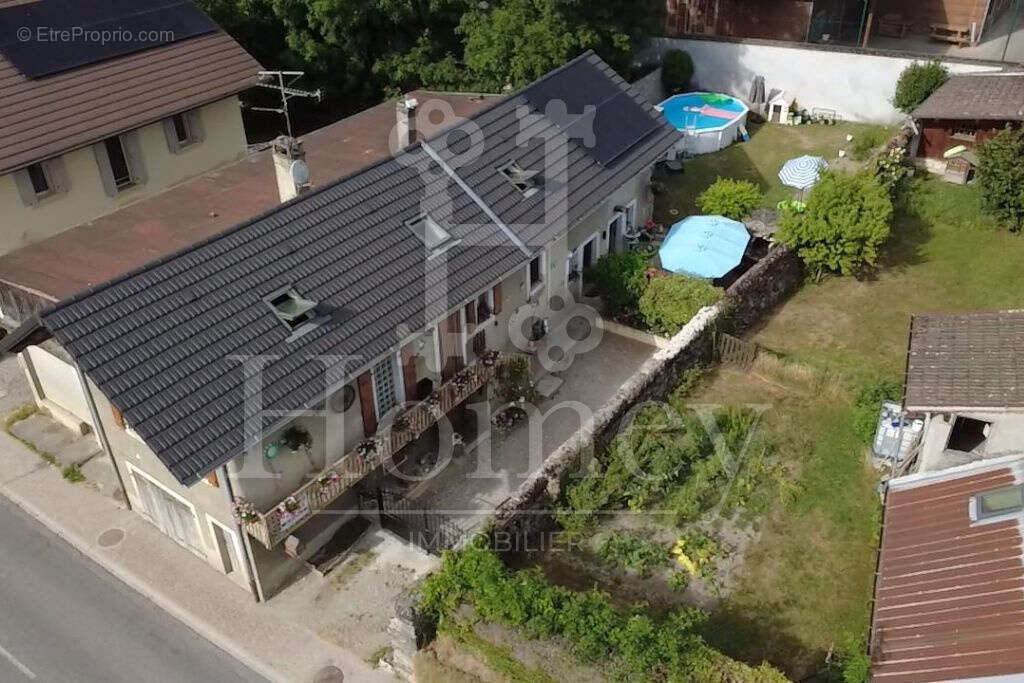 Maison à CONTAMINE-SUR-ARVE