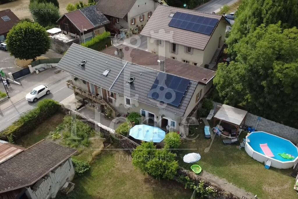 Maison à CONTAMINE-SUR-ARVE