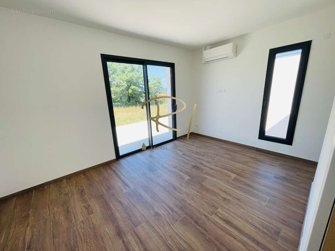 Maison à SAINT-PRIVAT-DE-CHAMPCLOS