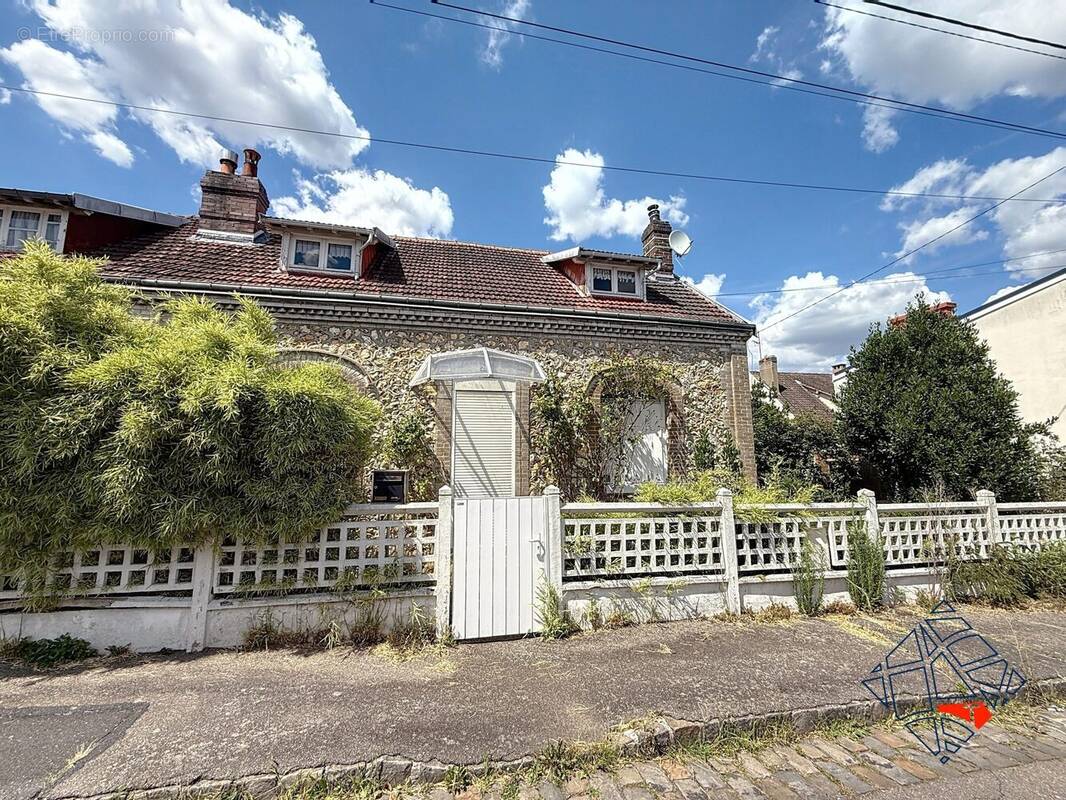 Maison à SOTTEVILLE-LES-ROUEN