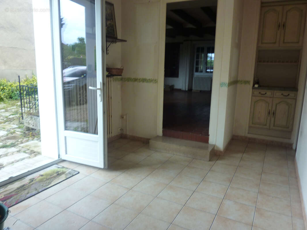 Maison à LUSSAC-LES-CHATEAUX