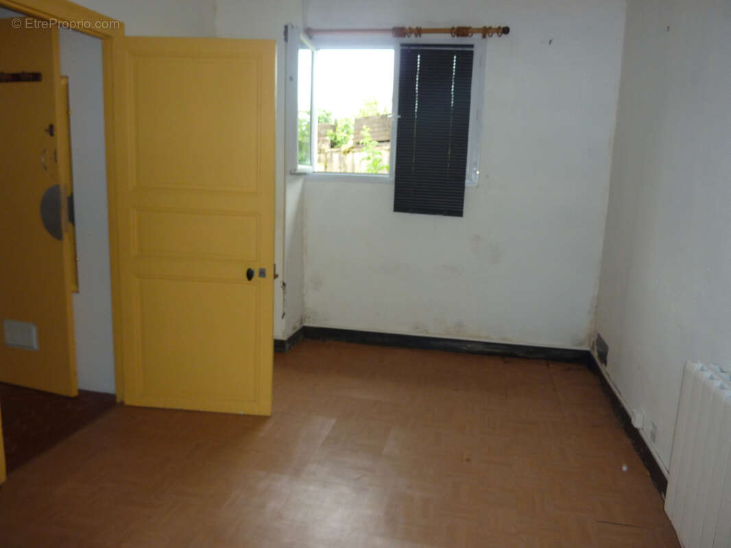 Maison à LUSSAC-LES-CHATEAUX