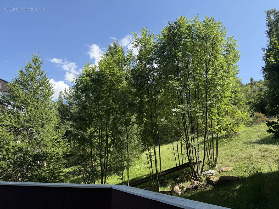 Appartement à ENCHASTRAYES