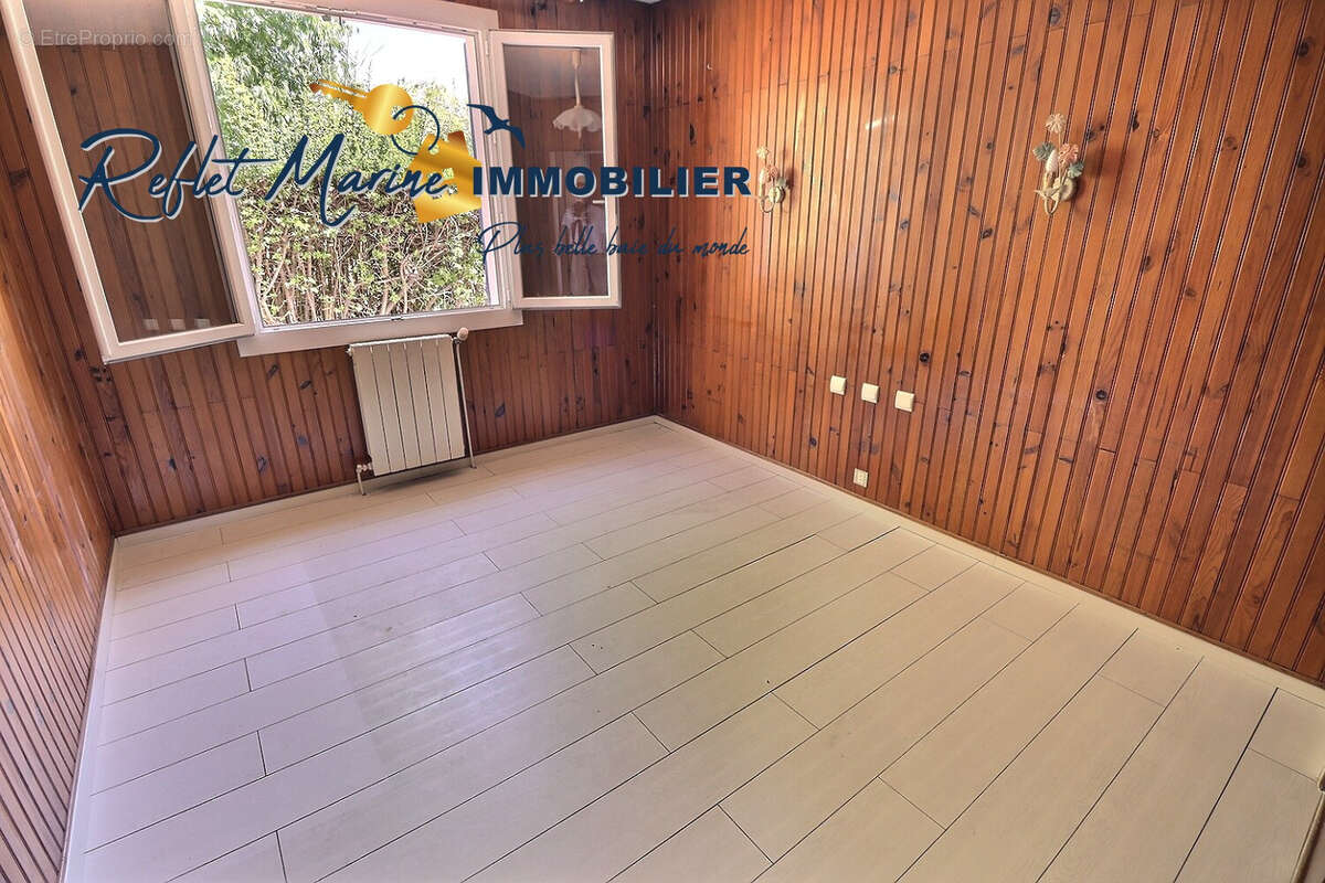 Maison à SAINT-CYR-SUR-MER