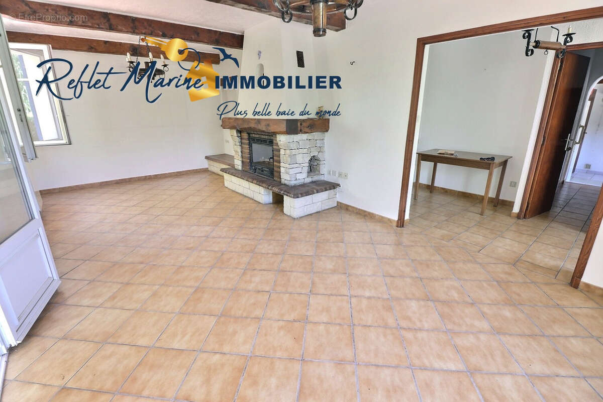 Maison à SAINT-CYR-SUR-MER