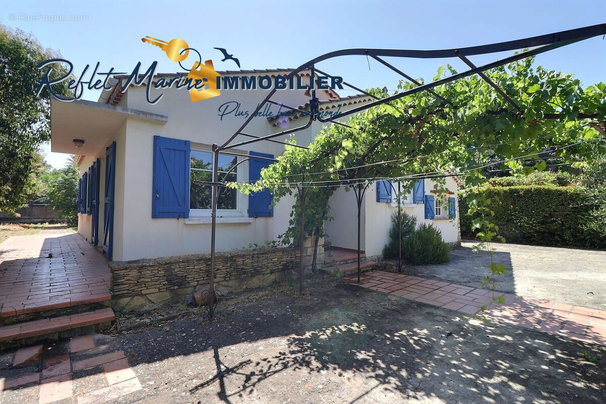 Maison à SAINT-CYR-SUR-MER