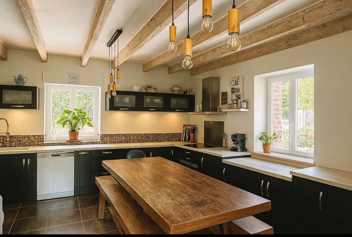 Maison à SAINT-BARTHELEMY-DE-VALS