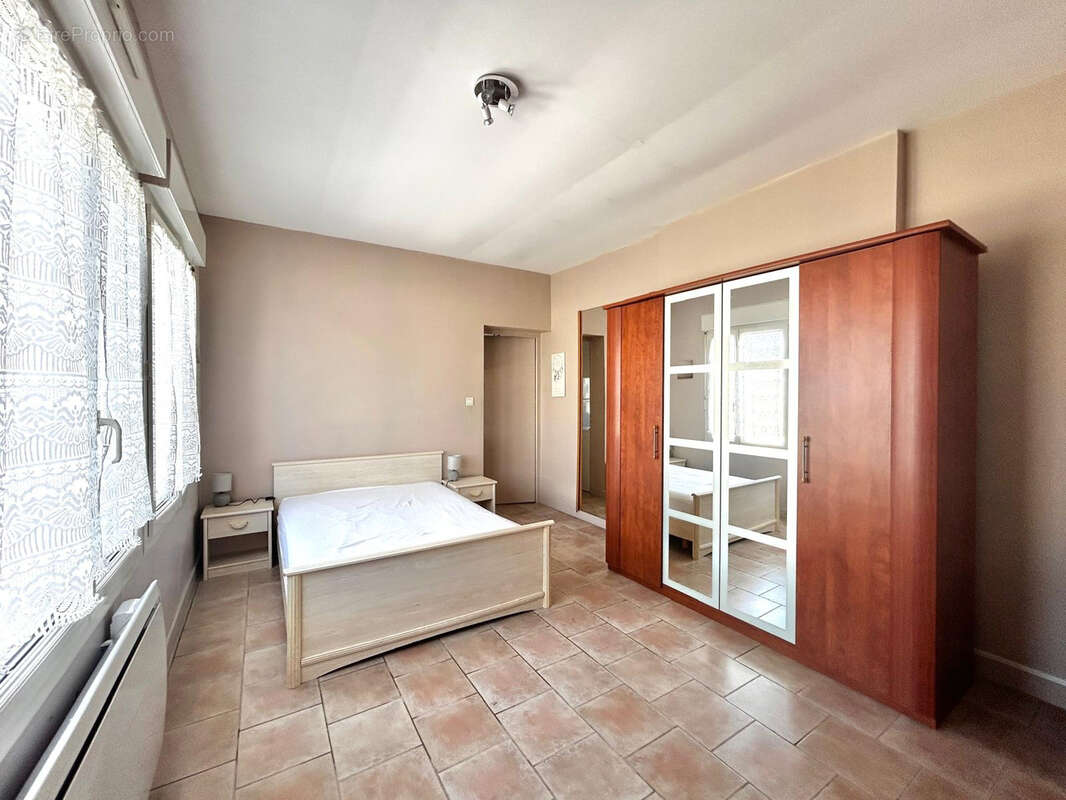 Maison à SALLES-SUR-MER