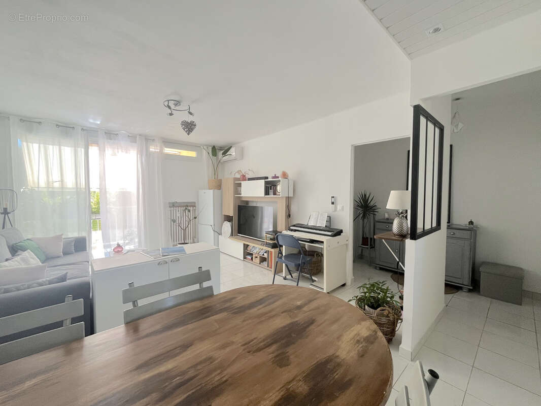 Appartement à SIX-FOURS-LES-PLAGES