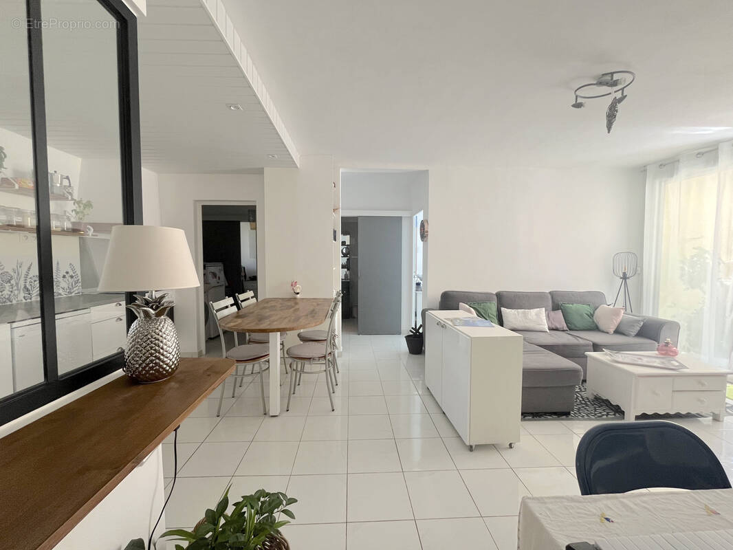 Appartement à SIX-FOURS-LES-PLAGES