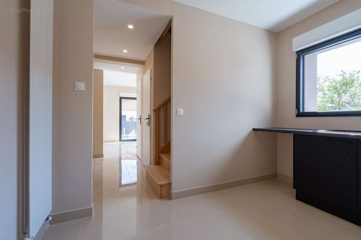 Maison à LES CLAYES-SOUS-BOIS