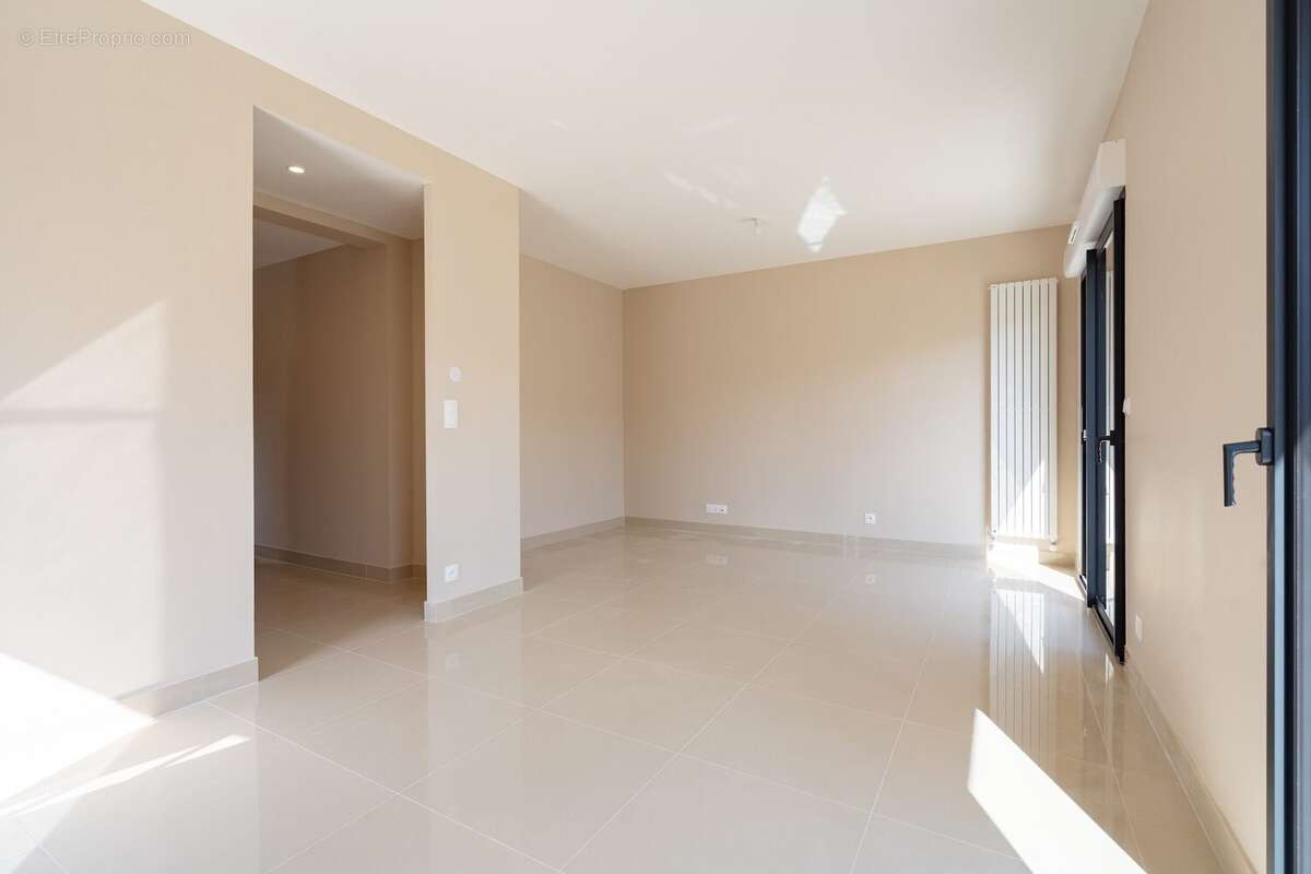 Maison à LES CLAYES-SOUS-BOIS