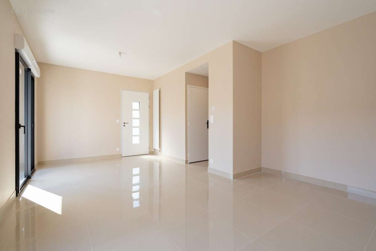 Maison à LES CLAYES-SOUS-BOIS