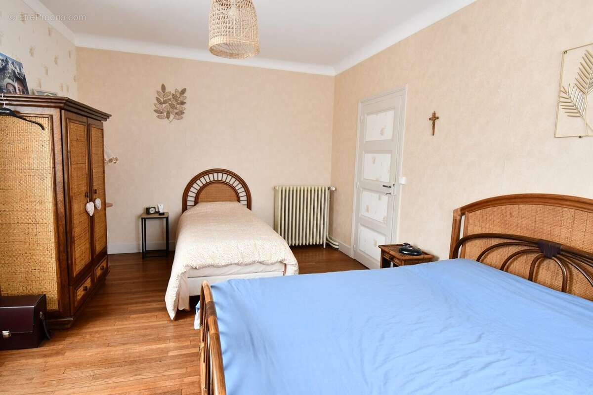 Maison à DUN-LES-PLACES