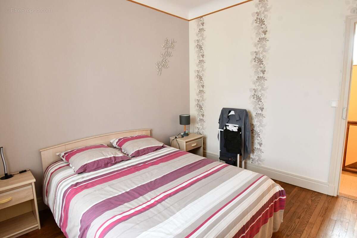 Maison à DUN-LES-PLACES