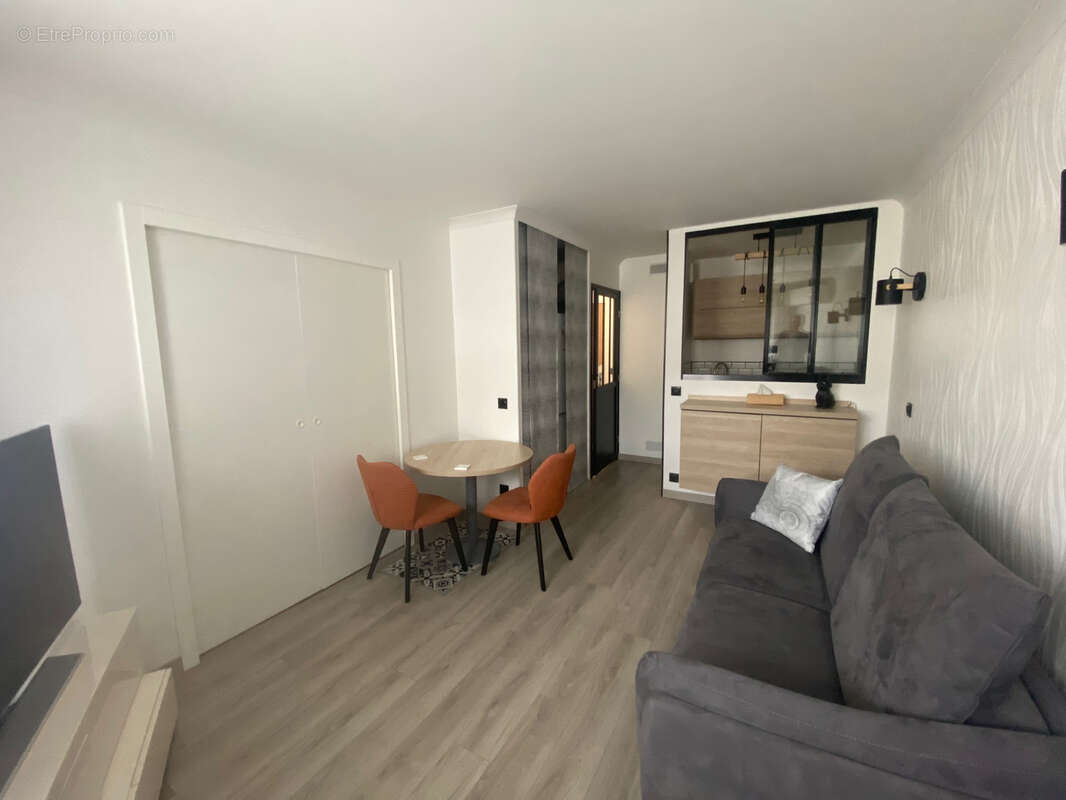 Appartement à COURBEVOIE