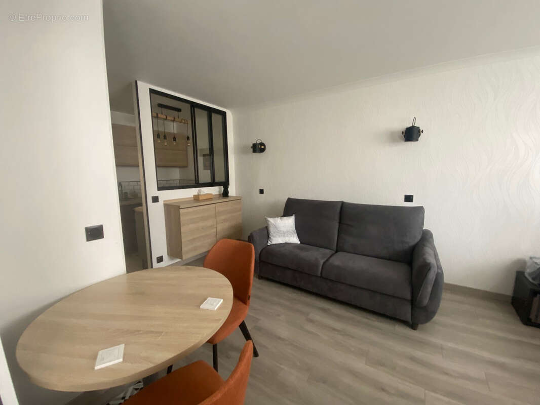 Appartement à COURBEVOIE