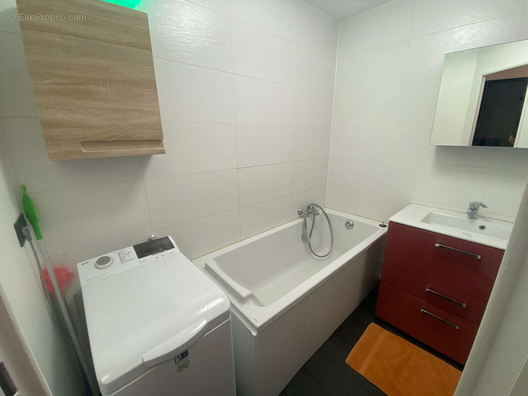 Appartement à COURBEVOIE