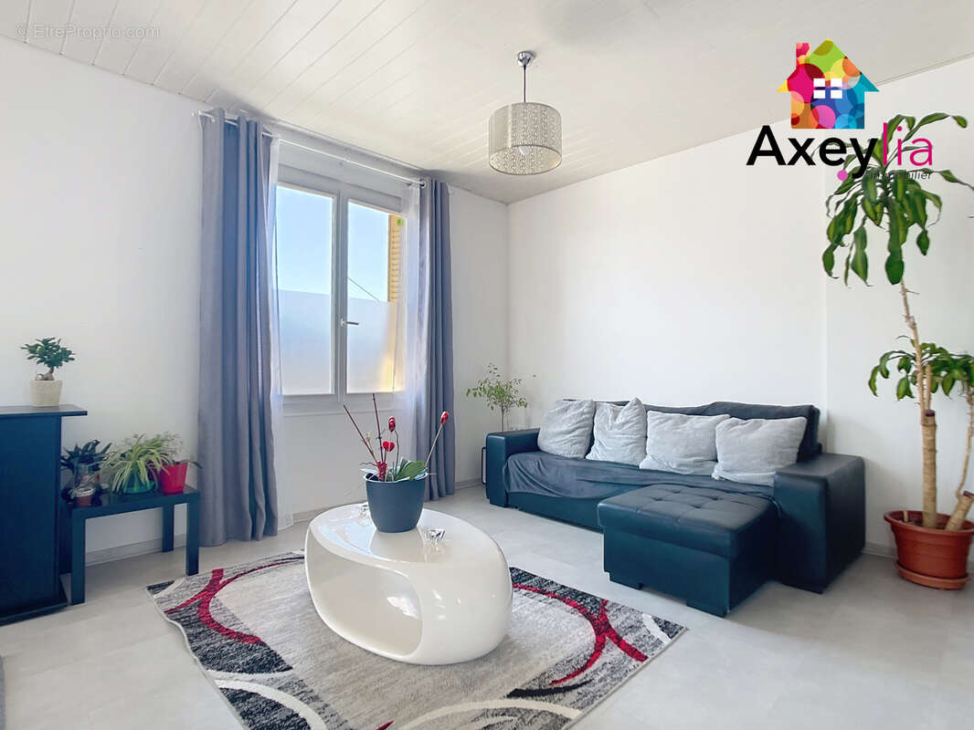 Appartement à MABLY